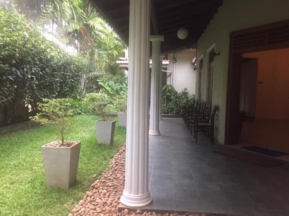 Hotel Sunflower Kataragama Esterno foto