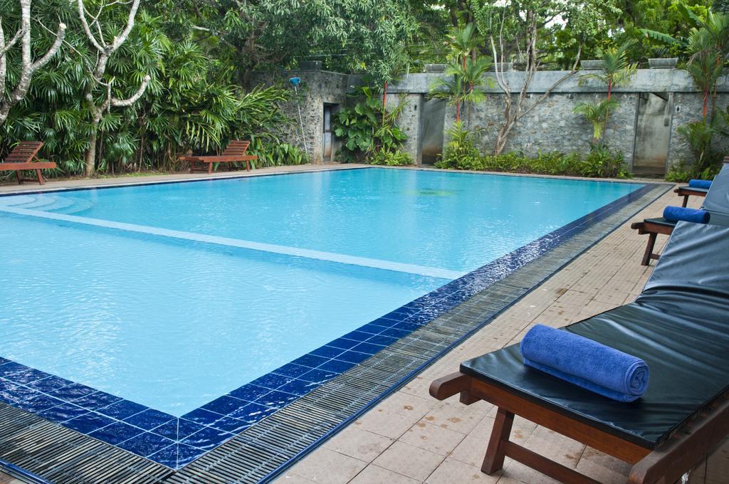 Hotel Sunflower Kataragama Esterno foto