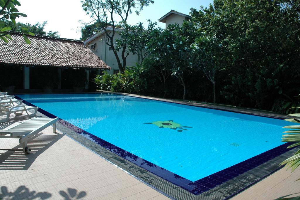 Hotel Sunflower Kataragama Esterno foto