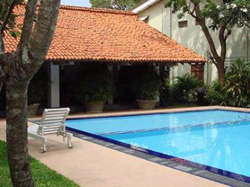 Hotel Sunflower Kataragama Esterno foto