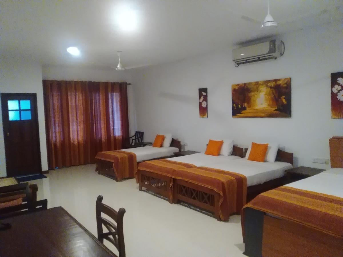 Hotel Sunflower Kataragama Esterno foto