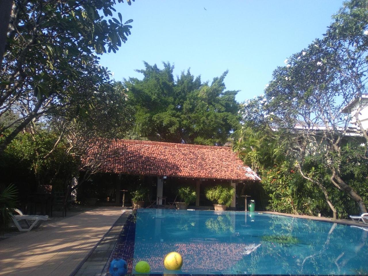 Hotel Sunflower Kataragama Esterno foto